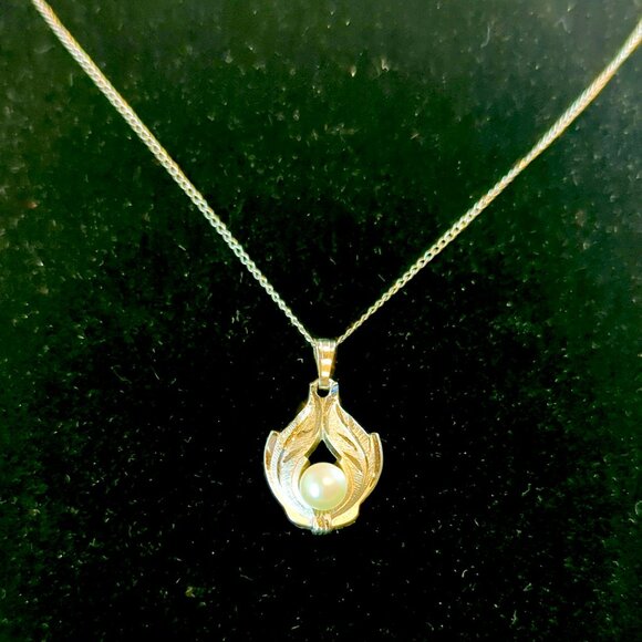 Vintage Sterling Silver 925 Pearl Pendant Leaf Motif Necklace - Picture 2 of 5